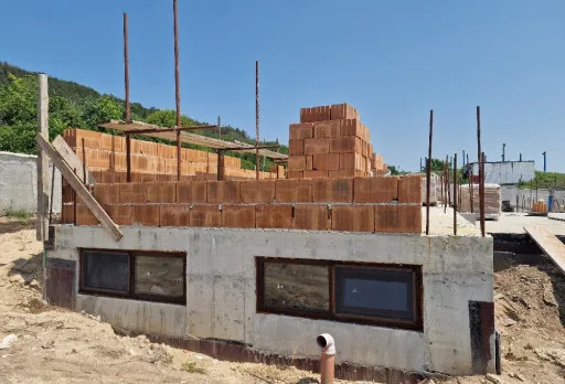 Класическа къща с покрив от керемиди – Рогачево 