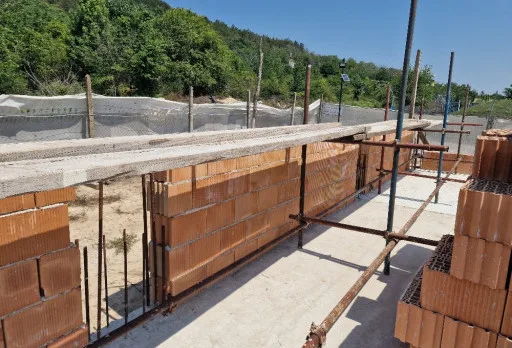 Класическа къща с покрив от керемиди – Рогачево 