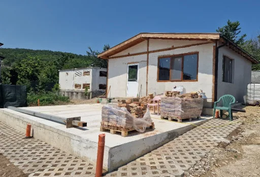 Класическа къща с покрив от керемиди – Рогачево 