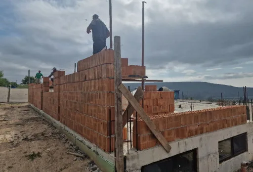 Класическа къща с покрив от керемиди – Рогачево 