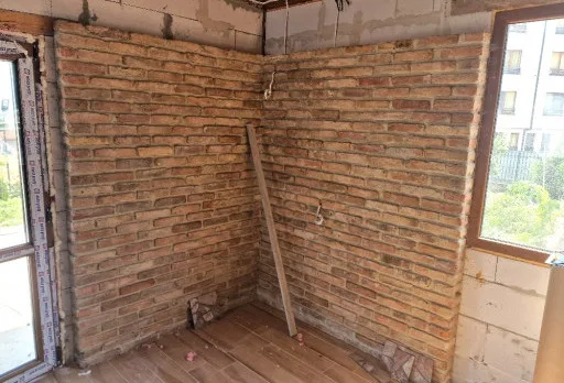 Класическа къща с покрив от керемиди – Рогачево 