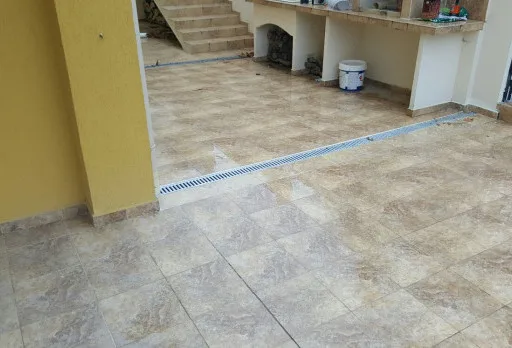 Строителство на отводнителен канал на вила в Албена