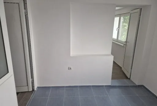 Bau-, Reparatur- und Landschaftsgestaltungsarbeiten an einem Haus in Varna