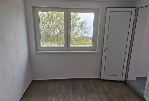 Bau-, Reparatur- und Landschaftsgestaltungsarbeiten an einem Haus in Varna