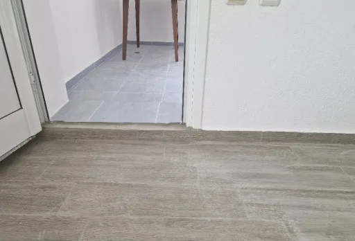 Bau-, Reparatur- und Landschaftsgestaltungsarbeiten an einem Haus in Varna