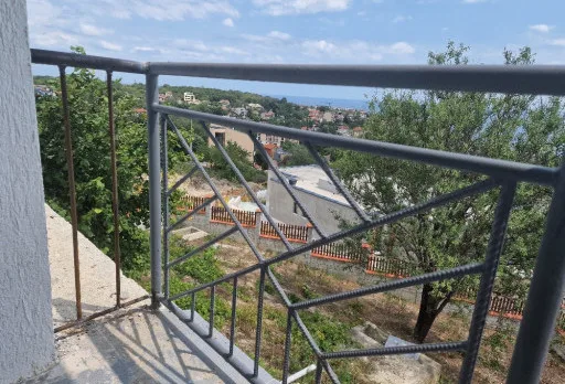 Bau-, Reparatur- und Landschaftsgestaltungsarbeiten an einem Haus in Varna