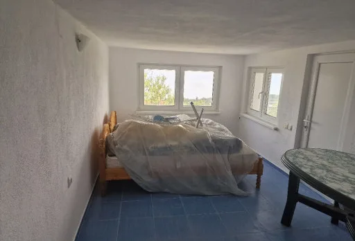 Bau-, Reparatur- und Landschaftsgestaltungsarbeiten an einem Haus in Varna