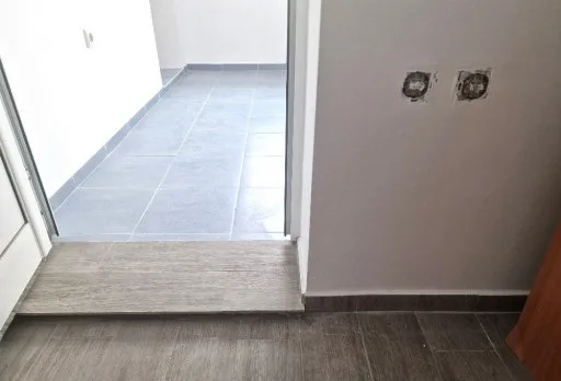 Bau-, Reparatur- und Landschaftsgestaltungsarbeiten an einem Haus in Varna