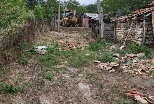 Parking lots, landscaping and concrete flooring in General Toshevo