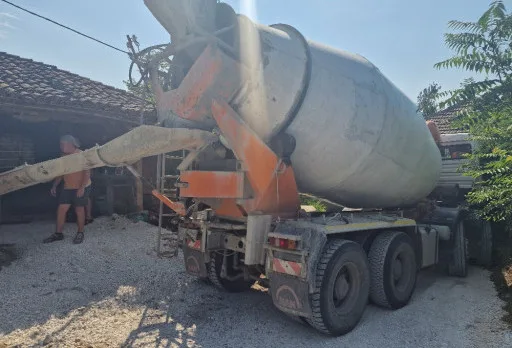 Parking lots, landscaping and concrete flooring in General Toshevo