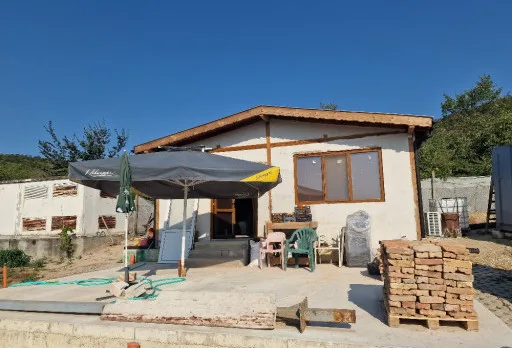 Класическа къща с покрив от керемиди – Рогачево 