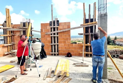 Класическа къща с покрив от керемиди – Рогачево 