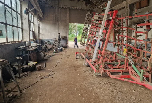 Строителство и ремонт на работилница за селскостопански машини в Добрич