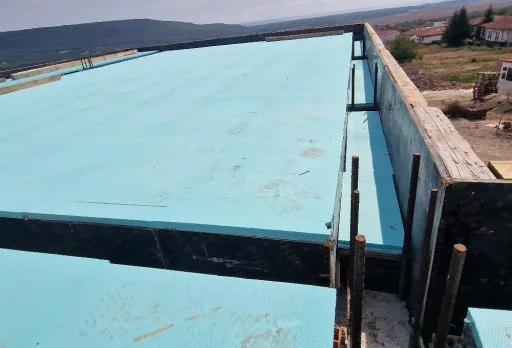 Класическа къща с покрив от керемиди – Рогачево 