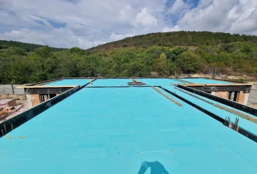 Класическа къща с покрив от керемиди – Рогачево 