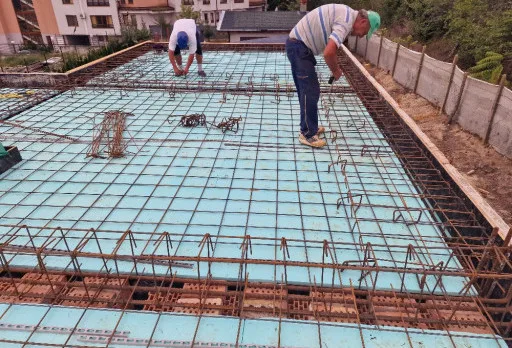 Класическа къща с покрив от керемиди – Рогачево 