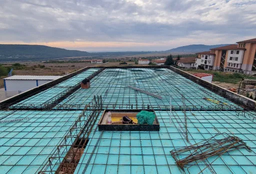 Класическа къща с покрив от керемиди – Рогачево 