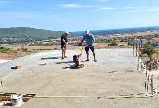 Класическа къща с покрив от керемиди – Рогачево 