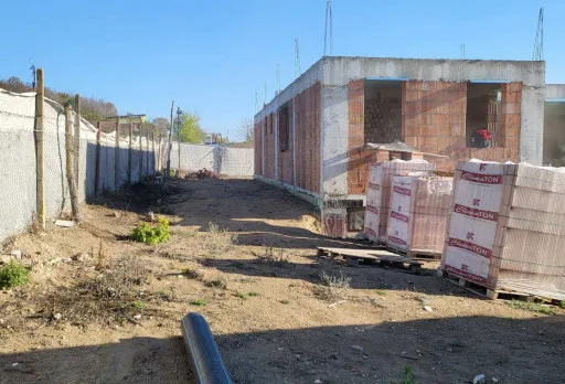 Класическа къща с покрив от керемиди – Рогачево 