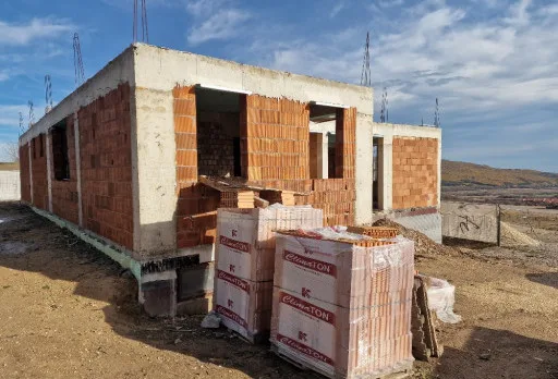 Класическа къща с покрив от керемиди – Рогачево 