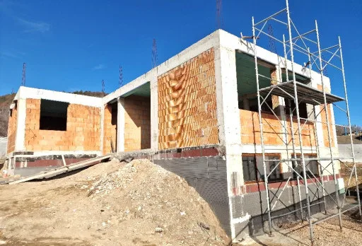 Класическа къща с покрив от керемиди – Рогачево 