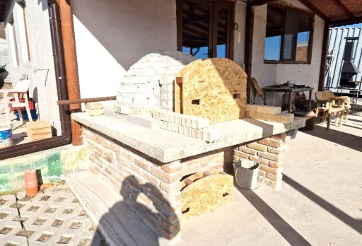 Класическа къща с покрив от керемиди – Рогачево 