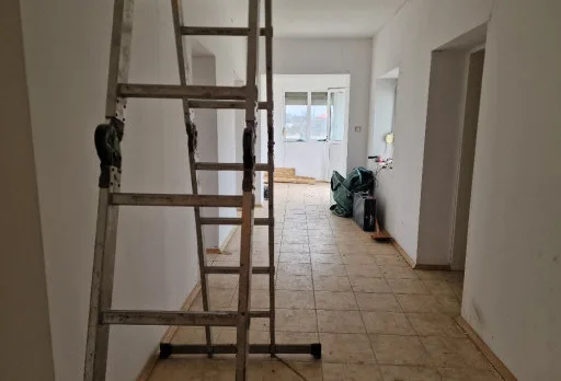 Bau- und Reparaturarbeiten an einem Haus in Balchik, Golfplatz