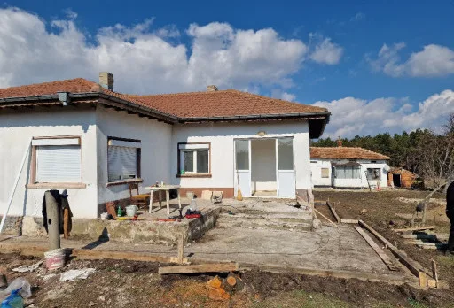 Bau- und Reparaturarbeiten an einem Haus in Balchik, Golfplatz