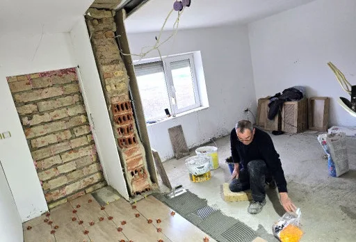 Bau- und Reparaturarbeiten an einem Haus in Balchik, Golfplatz