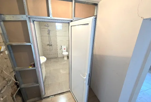Bau- und Reparaturarbeiten an einem Haus in Balchik, Golfplatz