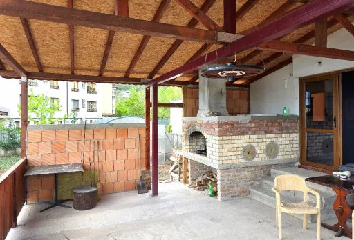 Класическа къща с покрив от керемиди – Рогачево 