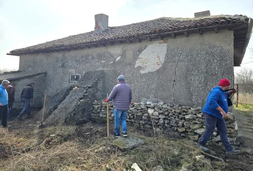 Bau- und Reparaturarbeiten an einem Haus in Kavarna