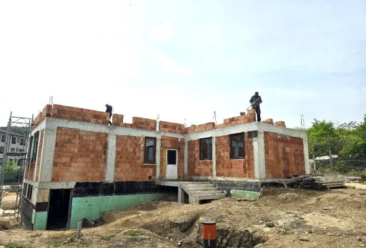 Класическа къща с покрив от керемиди – Рогачево 