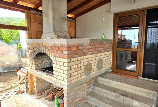 Класическа къща с покрив от керемиди – Рогачево 