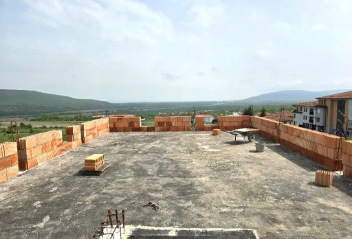 Класическа къща с покрив от керемиди – Рогачево 