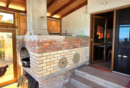 Класическа къща с покрив от керемиди – Рогачево 