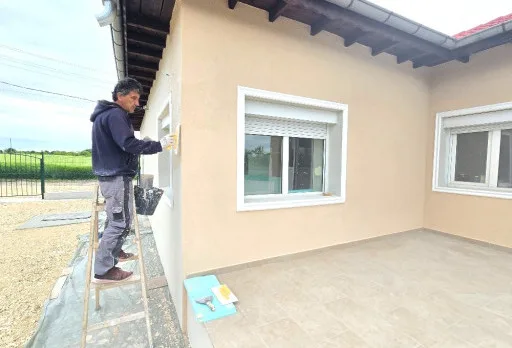 Bau- und Reparaturarbeiten an einem Haus in Balchik, Golfplatz