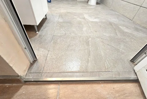 Bau- und Reparaturarbeiten an einem Haus in Balchik, Golfplatz