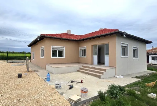 Bau- und Reparaturarbeiten an einem Haus in Balchik, Golfplatz