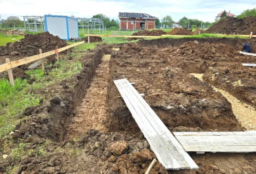 Къща на етап груб строеж във Варна