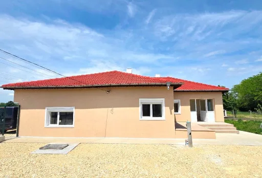 Bau- und Reparaturarbeiten an einem Haus in Balchik, Golfplatz