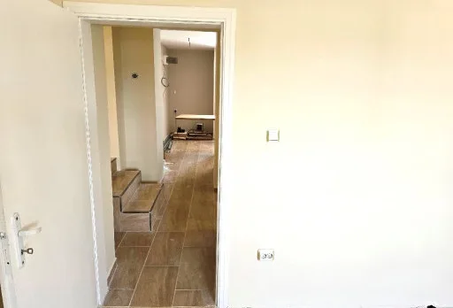 Bau- und Reparaturarbeiten an einem Haus in Balchik, Golfplatz