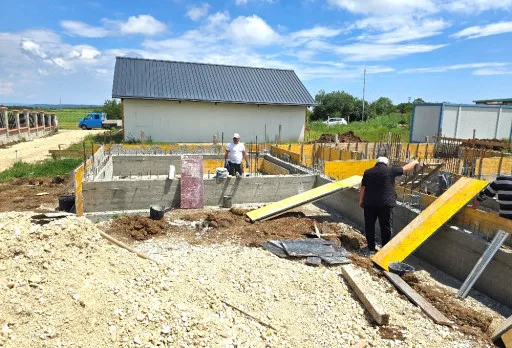 Къща на етап груб строеж във Варна