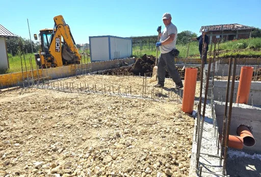 Къща на етап груб строеж във Варна