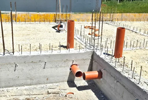 Къща на етап груб строеж във Варна