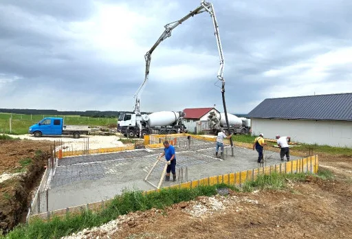 Къща на етап груб строеж във Варна