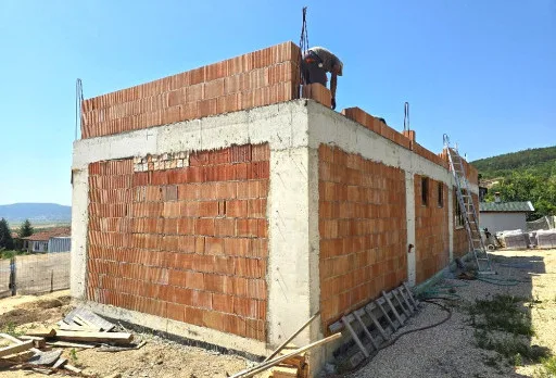 Класическа къща с покрив от керемиди – Рогачево 