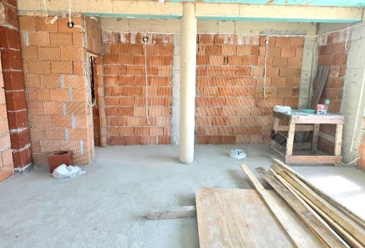 Класическа къща с покрив от керемиди – Рогачево 