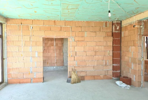 Класическа къща с покрив от керемиди – Рогачево 