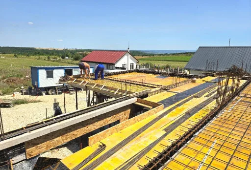 Къща на етап груб строеж във Варна